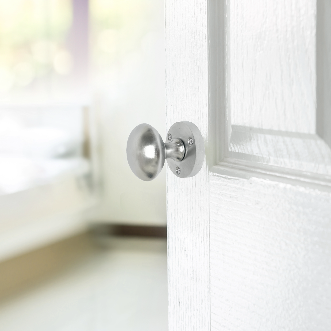 Boutons de porte ronds victoriens à mortaise à ressort - Satin 56 mm