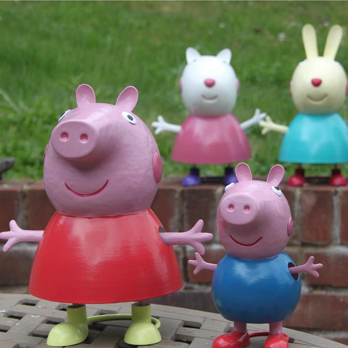 Peppa Pig & Friends Officially Licensed Indoor Outdoor Metal Ornament Kids