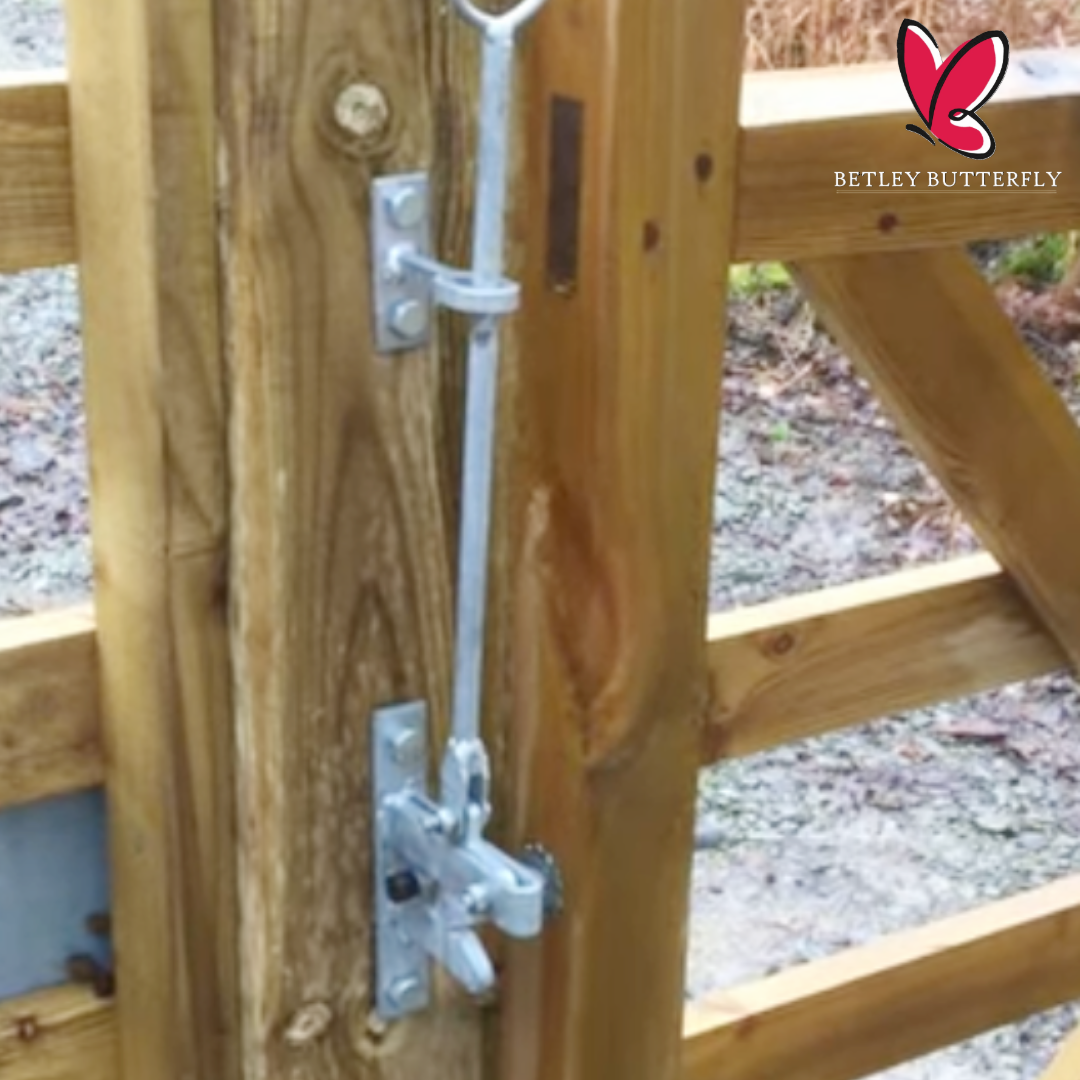 Hunting Lift Gate Catch Self-Locking Auto Latch Kit with Cranked Striker Galvanised