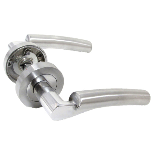 Modern Fresh Chrome Duo Verona Style Curved on Round Rose Lever Door Handles  D1