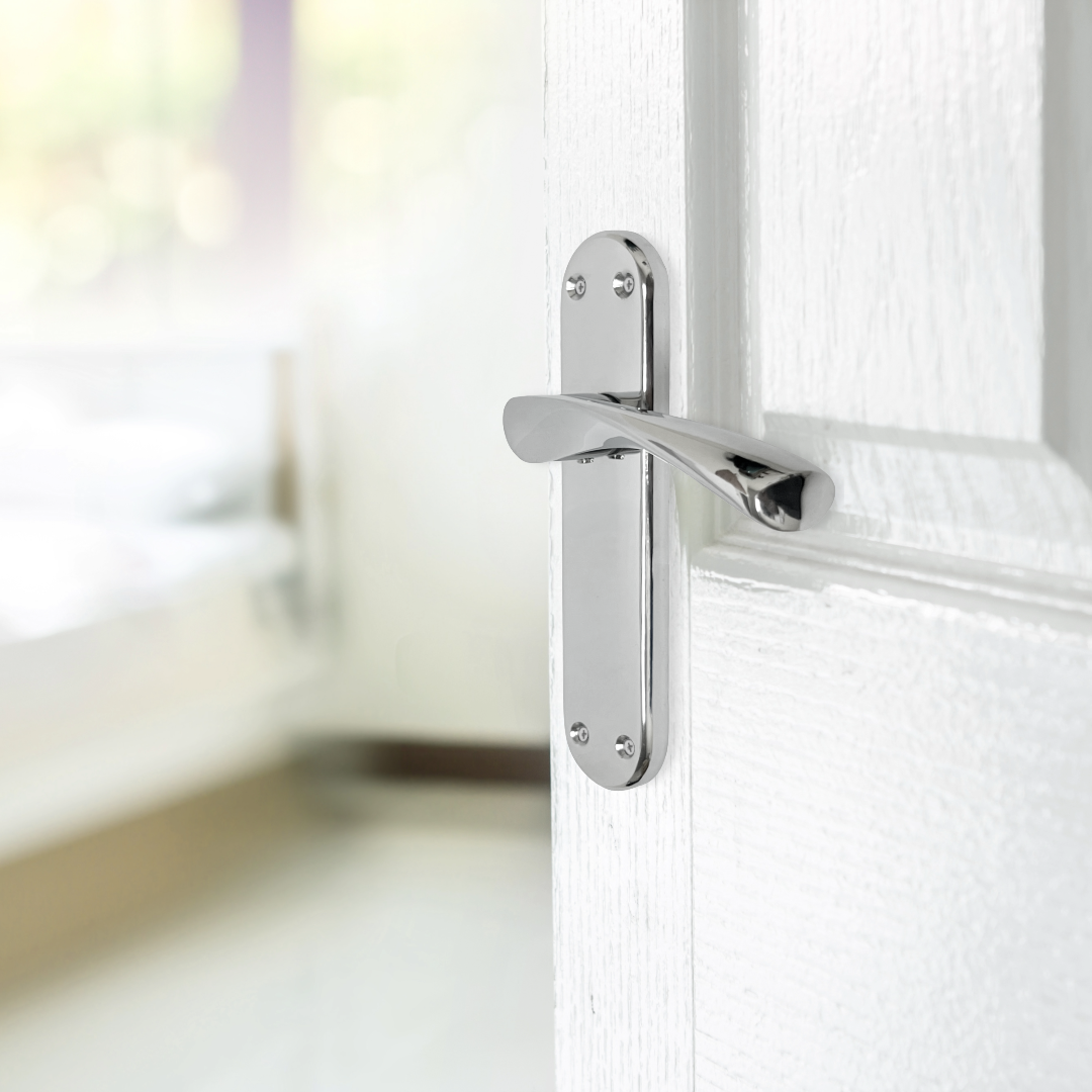 London Astrid Twist Door Handle Polished Chrome Lever on Backplate with Latch Hinges