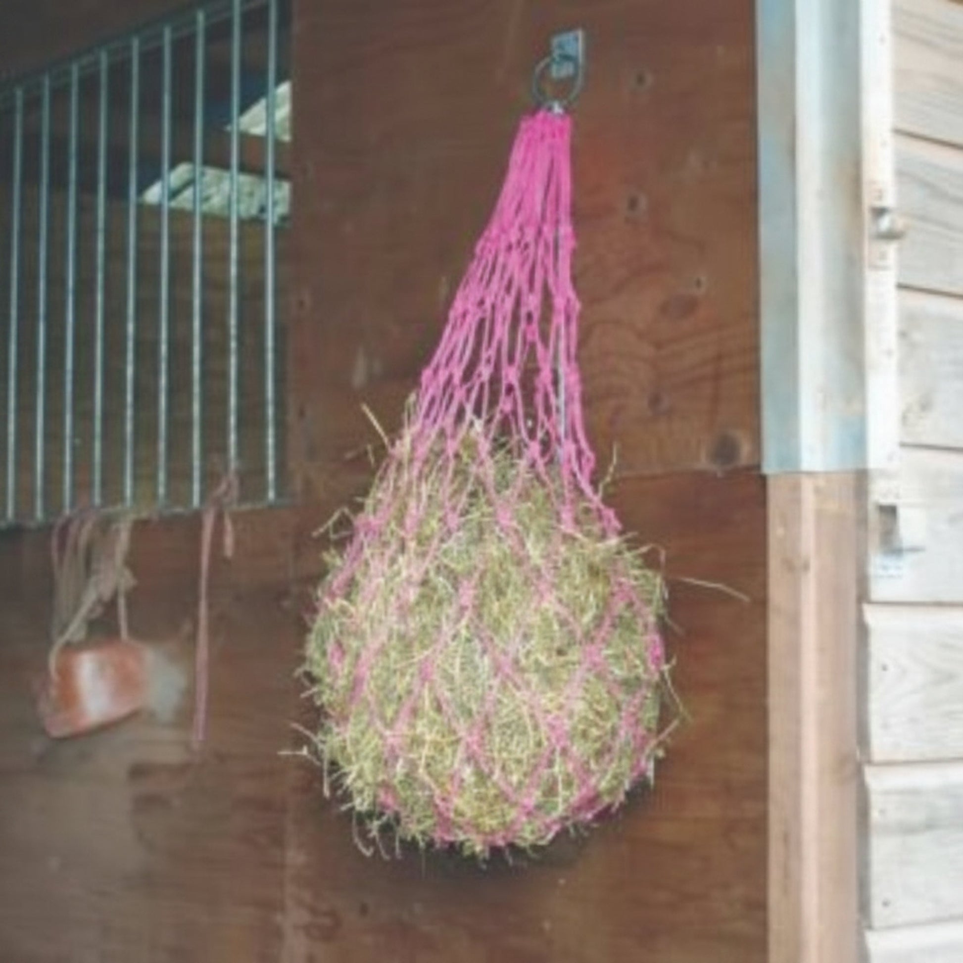 Marketplace JPG companion for Perry Large Mesh Ring Hole Polypropylene Equestrian Hay Nets Horse Feeder - 2.6" x 2.6"