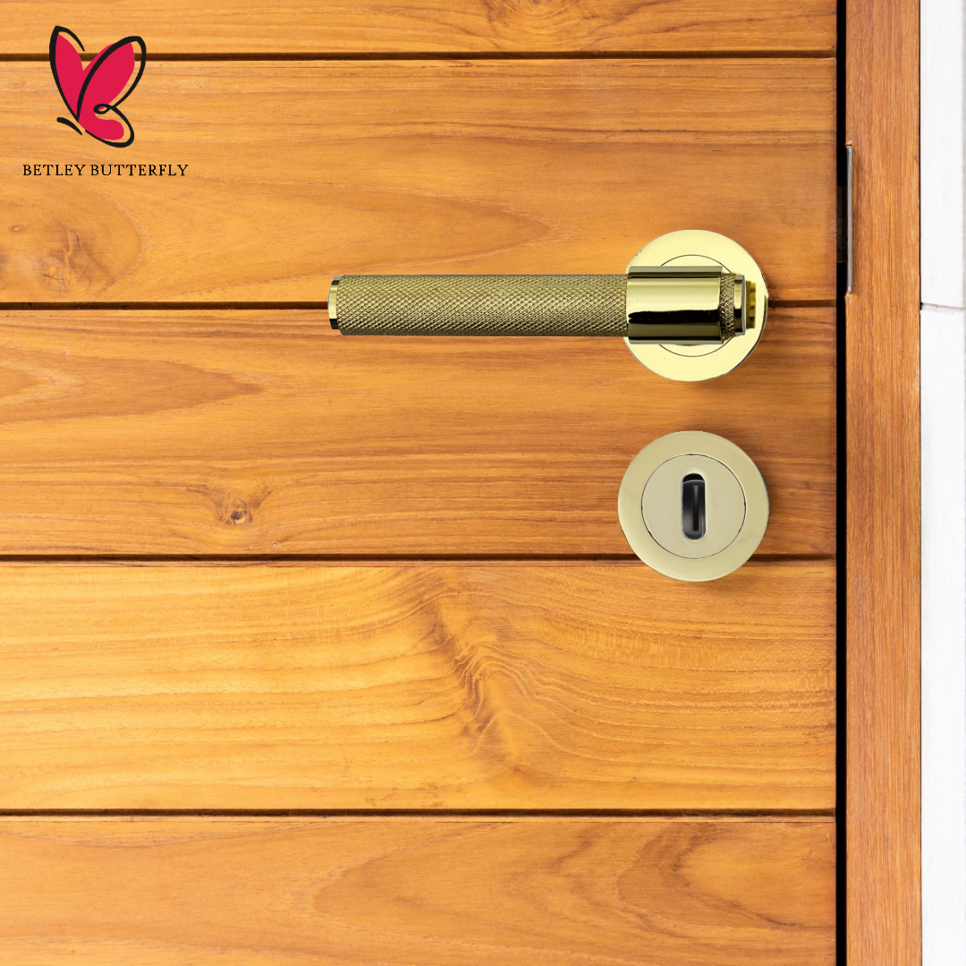 Knurled Door Handles Polished Brass Loop & Neck Lever on Rose Key Lock Set