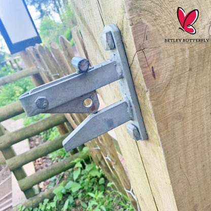 Self Locking Auto Gate Catch Galvanised Steel Gate Latch with Straight Striker