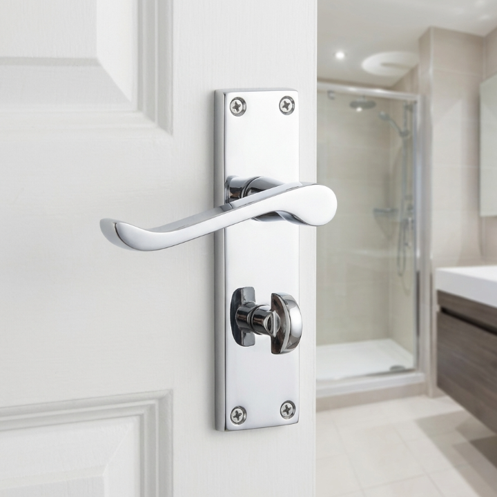 Poignées de porte de style victorien avec levier à volutes et serrure pour salle de bain - Chrome 150 x 40 mm