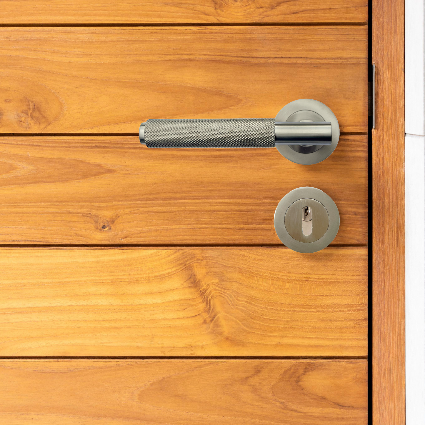 Knurled Turning Door Handles Satin Lever on Round Rose Key Lock Set