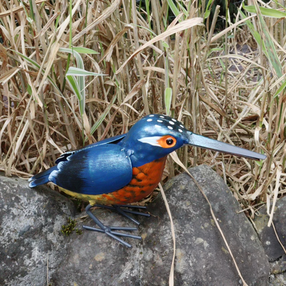 Sculpture d'oiseau martin-pêcheur en métal – Décoration de jardin peinte à la main