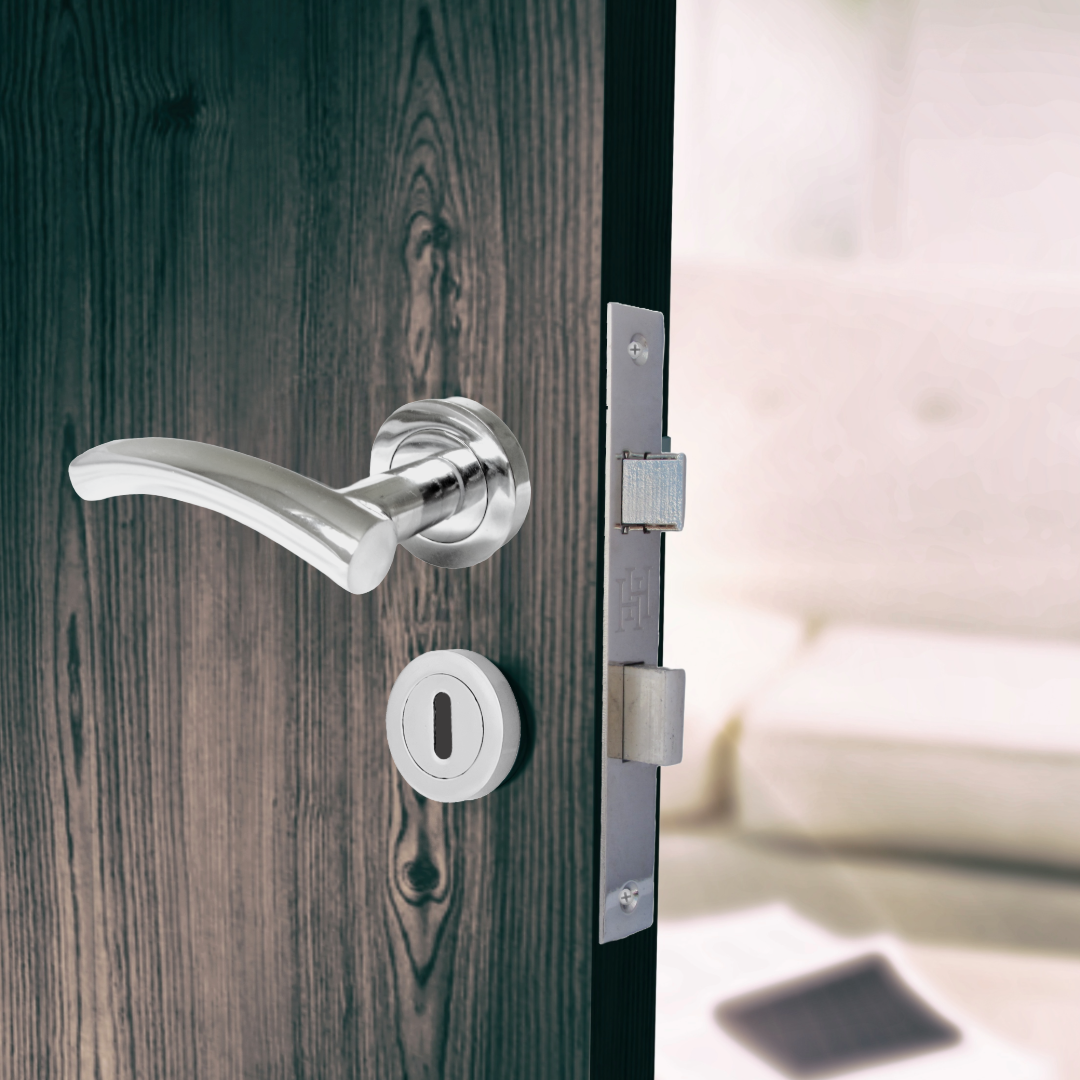 Arched Lever Door Handles on Round Rose Chrome 134mm Escutcheon Lock and Key