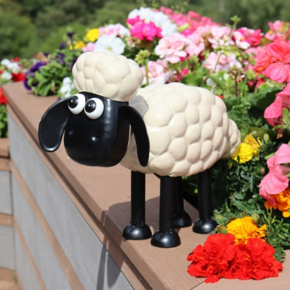 Shaun Metal Sculpture Black & White