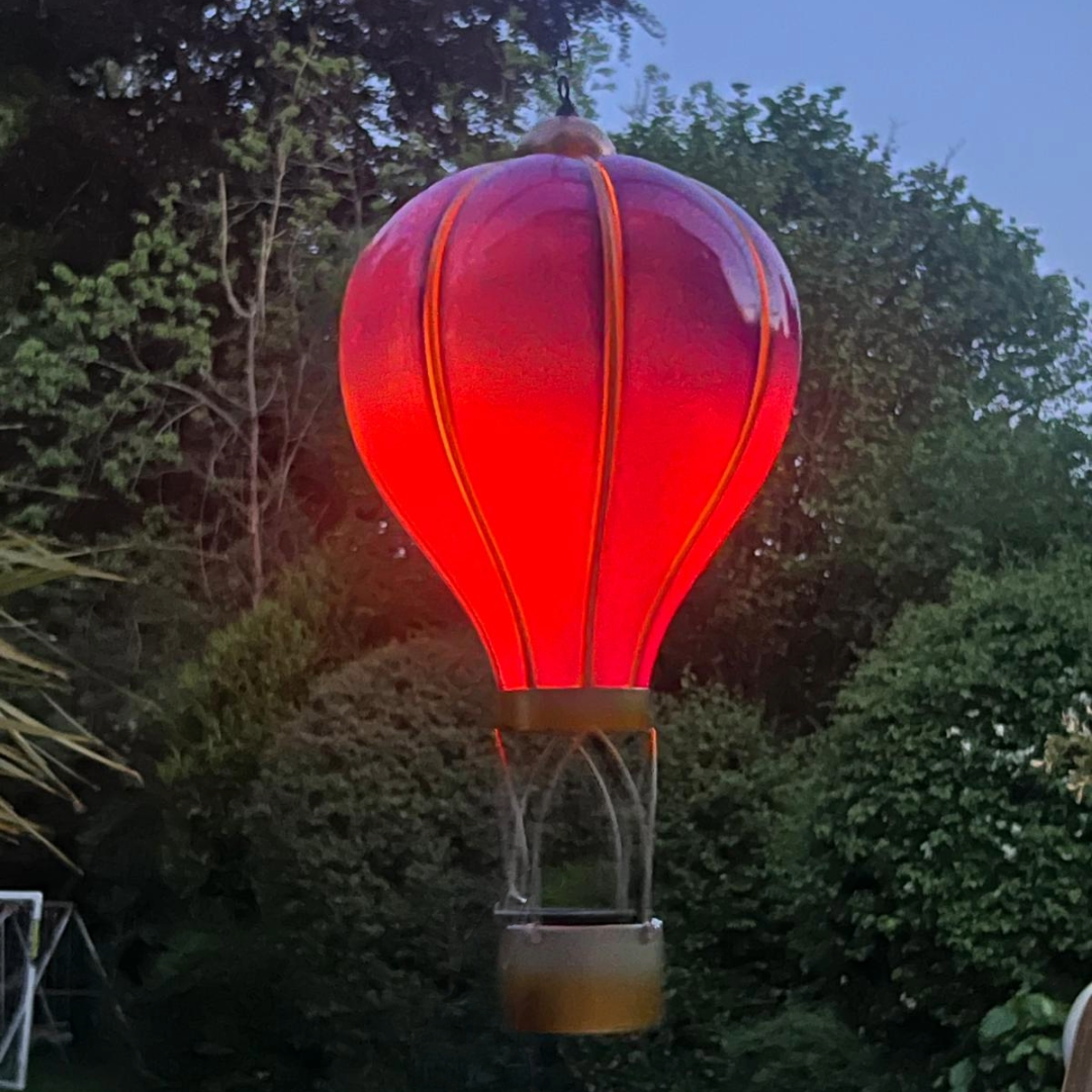 Violet Solar Hot Air Balloon – Outdoor Hanging LED Light for Garden, Patio & Porch Décor